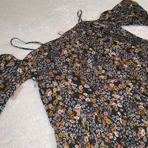 NWT Floral Cold Shoulder Top